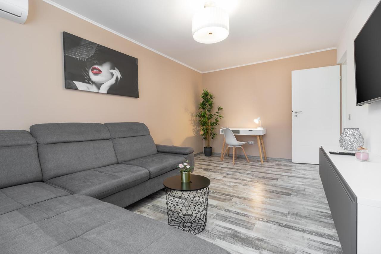 Decebal Flat Oradea Exterior foto
