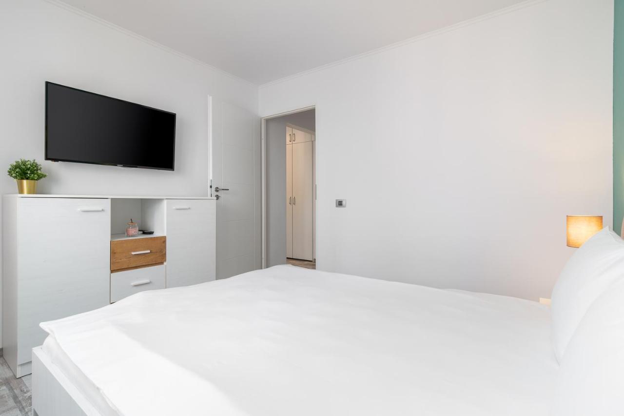 Decebal Flat Oradea Exterior foto